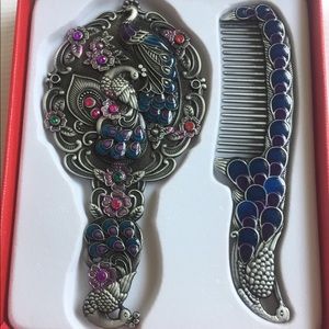 Mirror and comb set